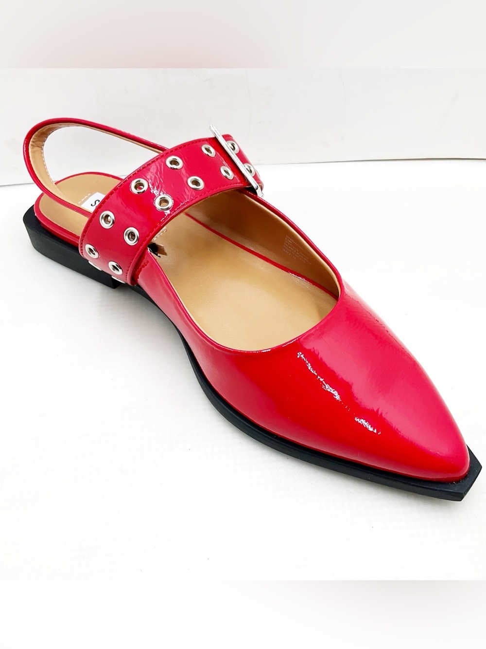 🆕{Steve Madden} Smokee Red Patent Pointed Slingback with Grommet Straps - Picture 2 of 16
